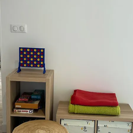 Lägenhet Gite, Playroom, Garden & Near *